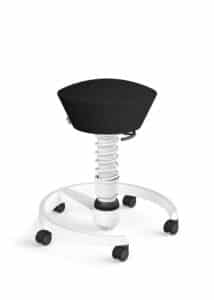 Swopper ergonomisk kontorstol i sort m. hvidt stel og hjul.